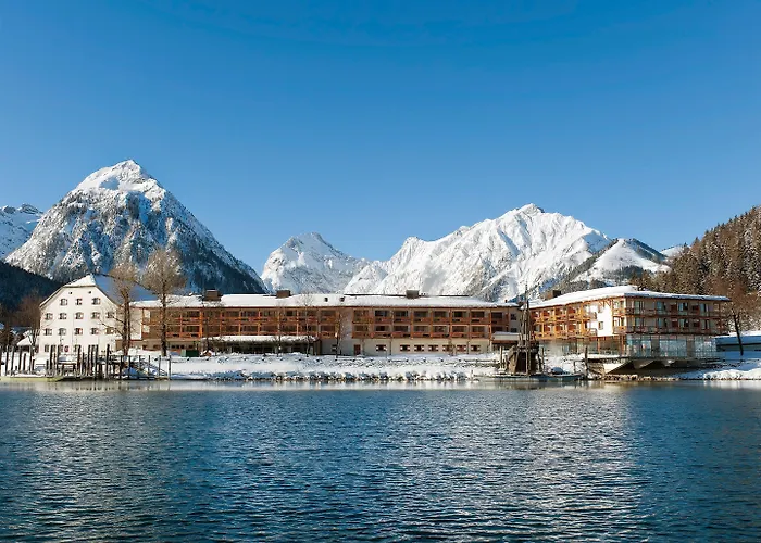 Отель Aja Fuerstenhaus Am Achensee Пертизау