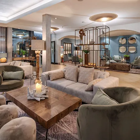 Aja Fuerstenhaus Am Achensee بيرتيساو